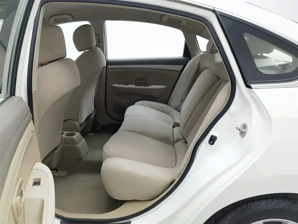 Nissan Sylphy 2012 Classic 1.6XE Manual Comfort Edition