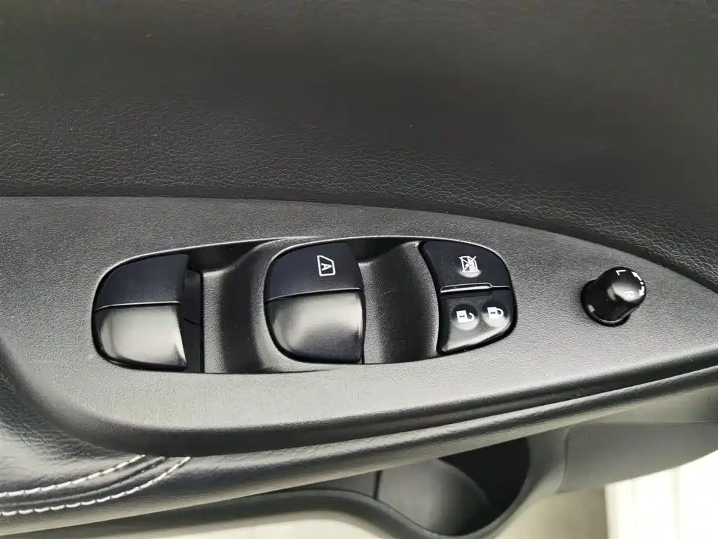 Nissan Tiida 2024 1.6L CVT Smart Drive Edition