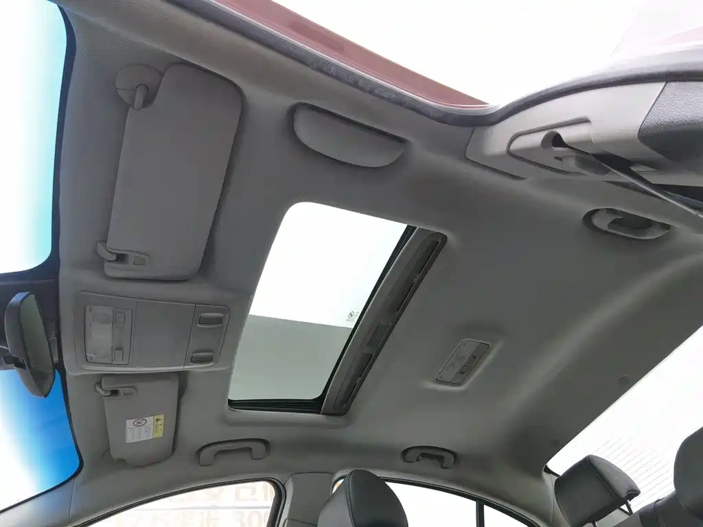 Chevrolet Cruze 2013 1.6L SL Sunroof MT