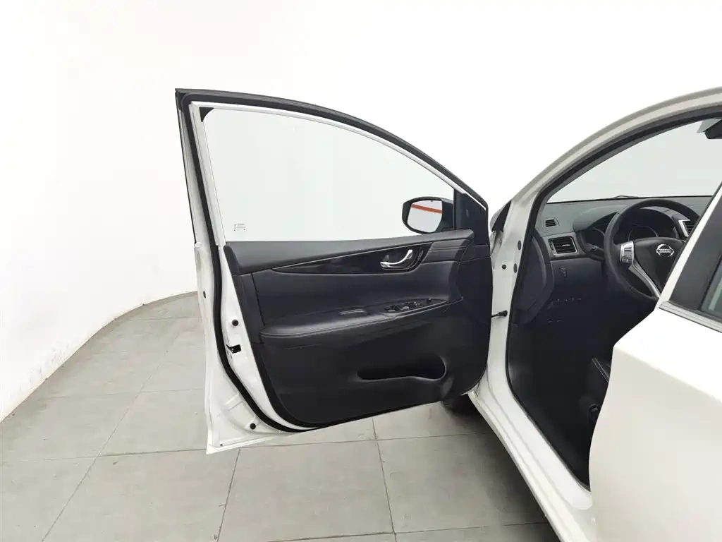 Nissan Tiida 2024 1.6L CVT Smart Drive Edition