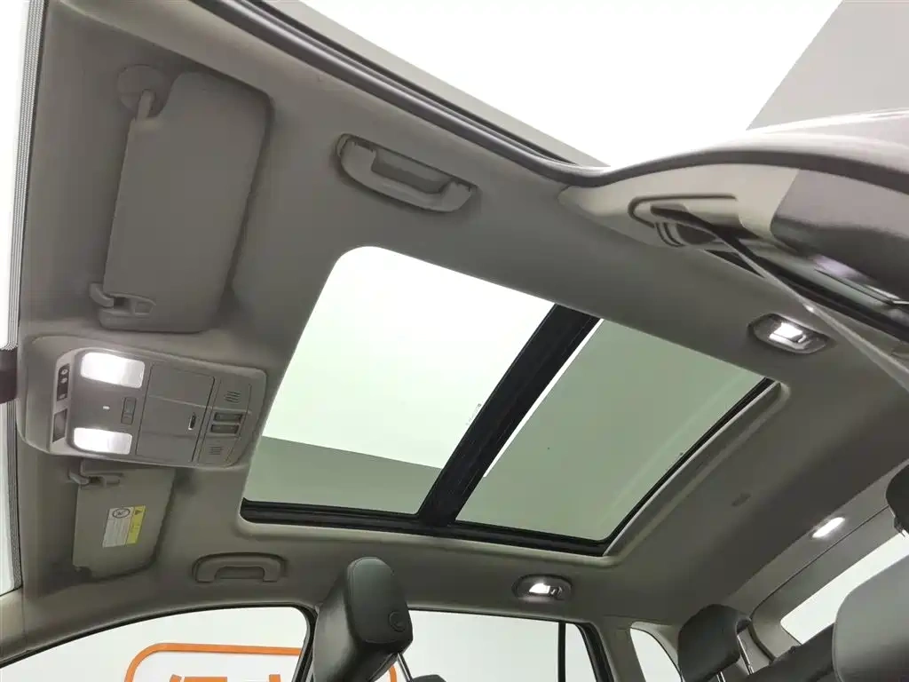 Buick Envision Plus 2021 532T FWD Leading Trim