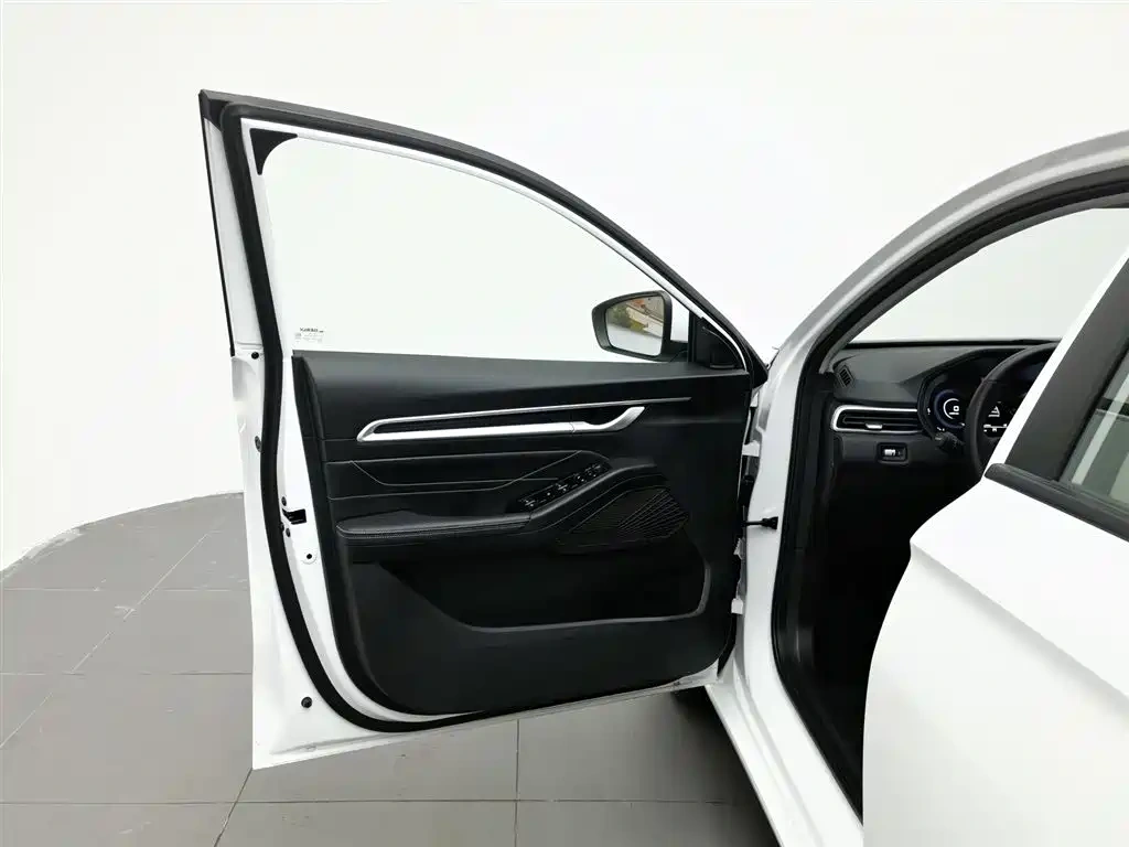 Geely Emgrand 2025 4th Gen 1.5L Manual Soaring Dragon Edition