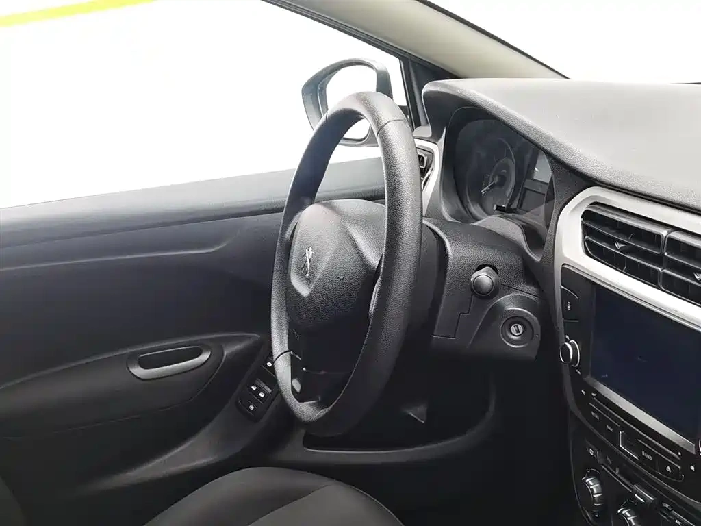 Peugeot Peugeot 301 2016 1.6L Manual Comfort Edition
