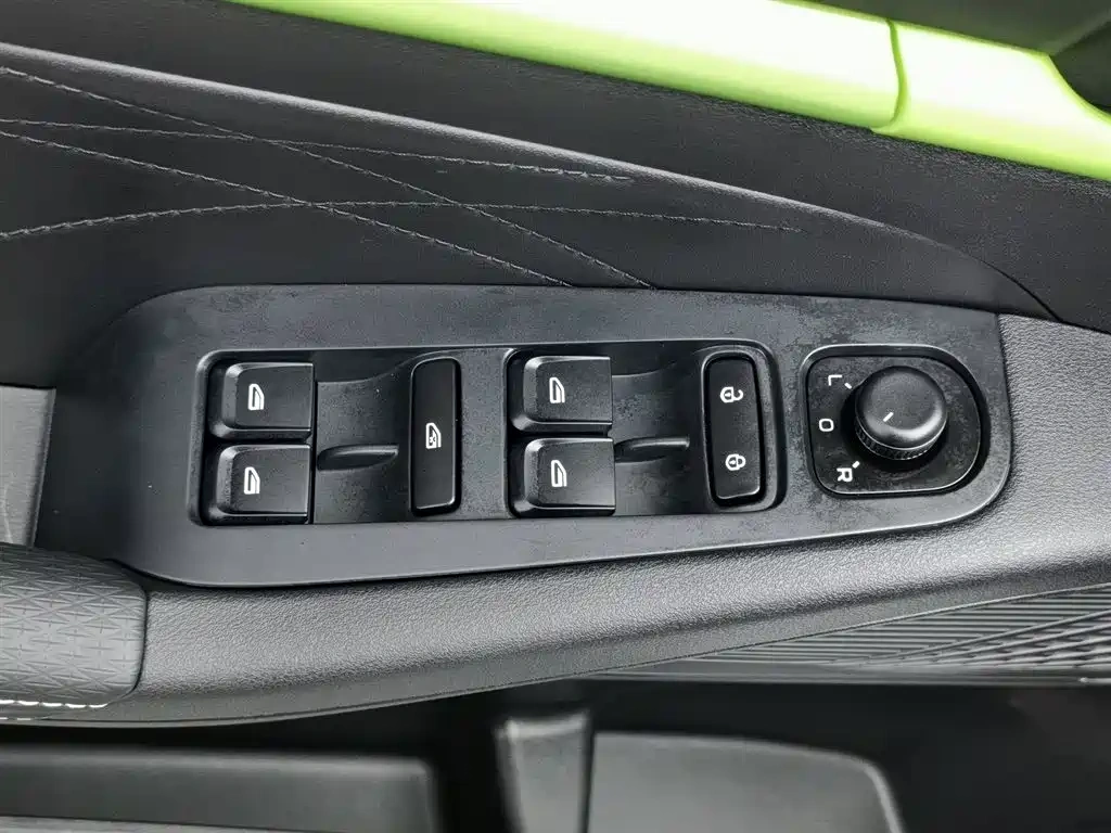 Geely Emgrand Methanol 2022 4th Gen 1.8L DHT Methanol Edition
