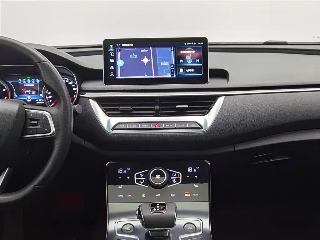 Hongqi Hongqi H5 2022 Classic 1.8T Auto Smart Connect Flagship Enjoyment Edition