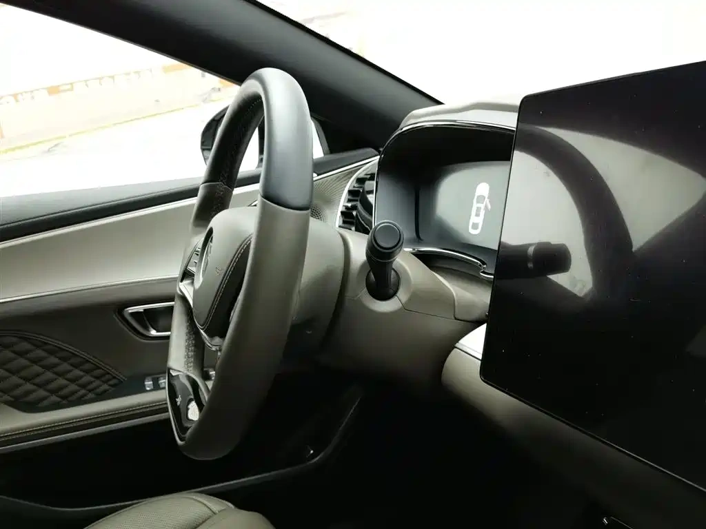BYD Han 2024 DM-i Glory Edition 121KM Honor