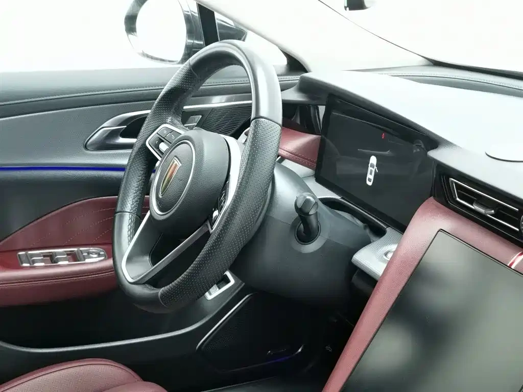 Hongqi Hongqi H5 2024 2.0T Automatic Smart Connect Flag Smooth Edition