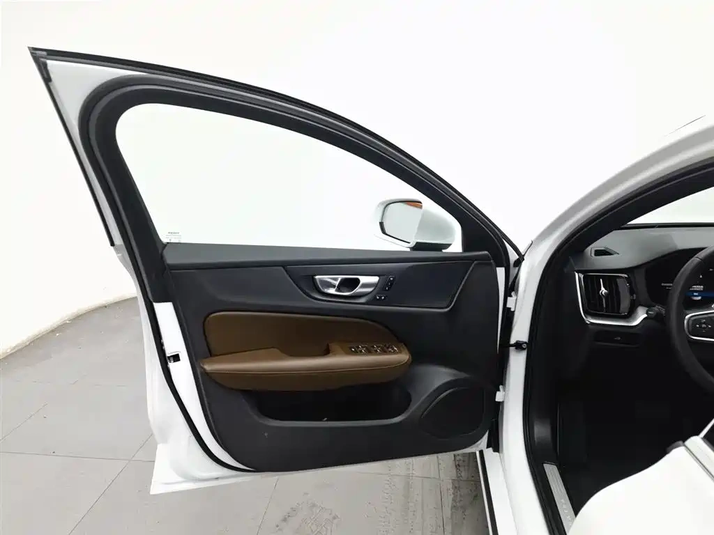 Volvo Volvo S60 2024 B4 Elegance Luxury Edition