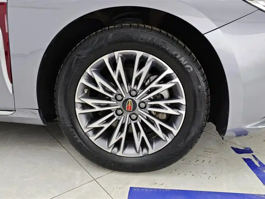 Hongqi Hongqi H5 2023 2.0T Auto Smart Connect Flag Enjoy