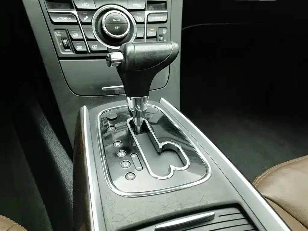 Hongqi Hongqi H7 2015 2.0T Luxury