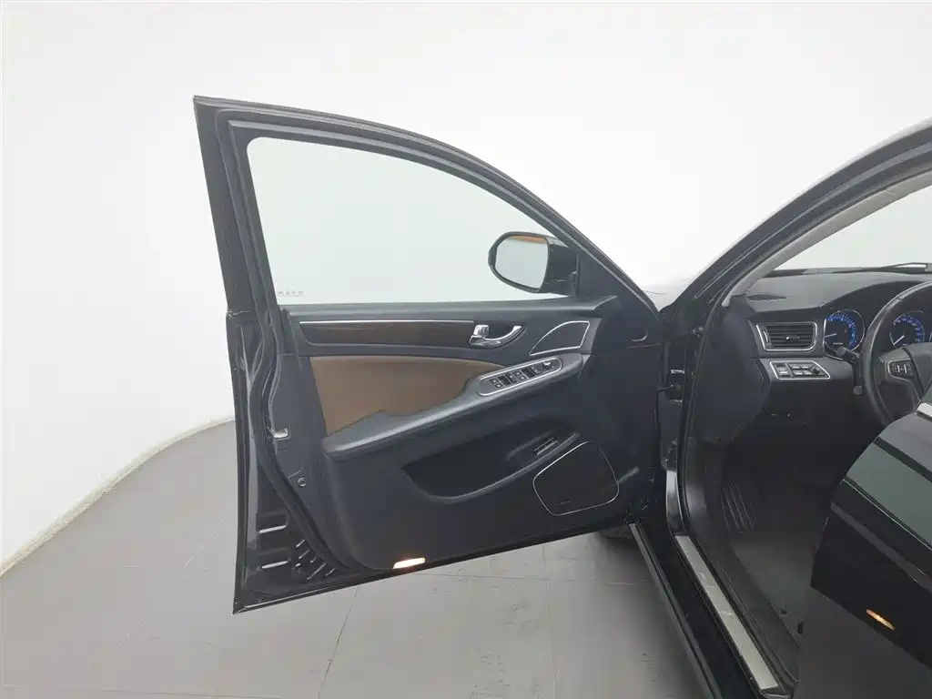 Hongqi Hongqi H7 2015 2.0T Luxury