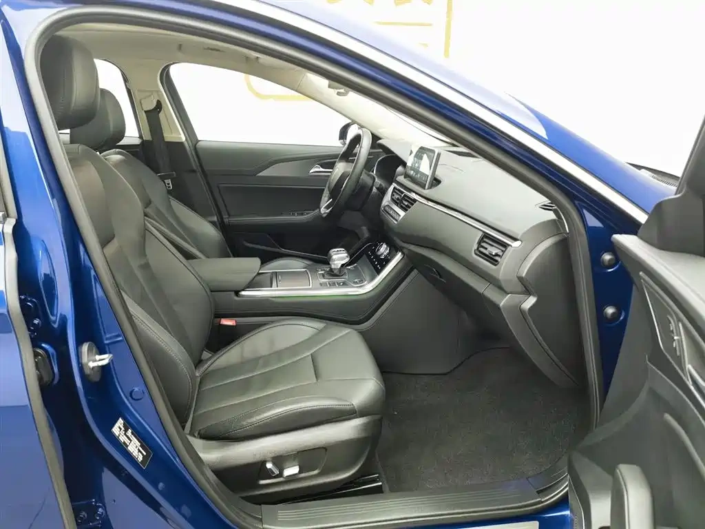 Hongqi Hongqi H5 2022 Classic Facelift 1.8T Automatic Smart Connect Flag Enjoyment Edition