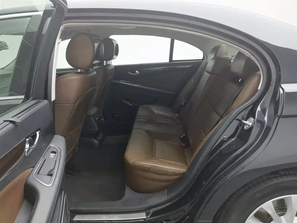 Hongqi Hongqi H7 2015 2.0T Luxury