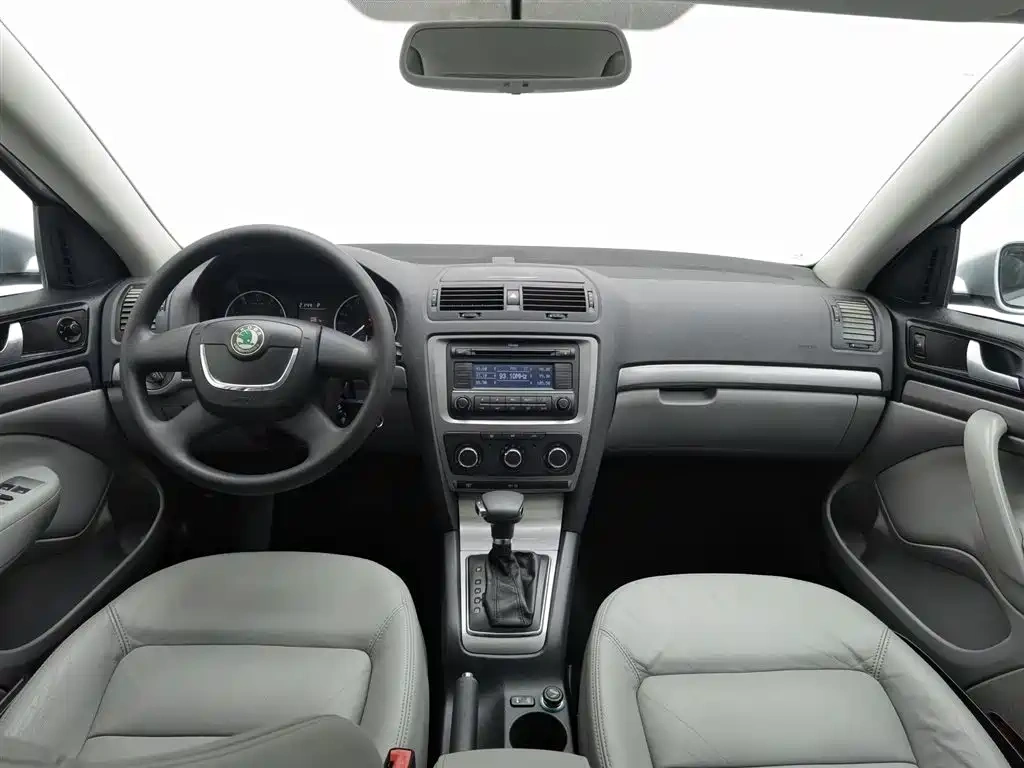 Škoda Octavia 2010 Model 2.0L Automatic Elegance Edition