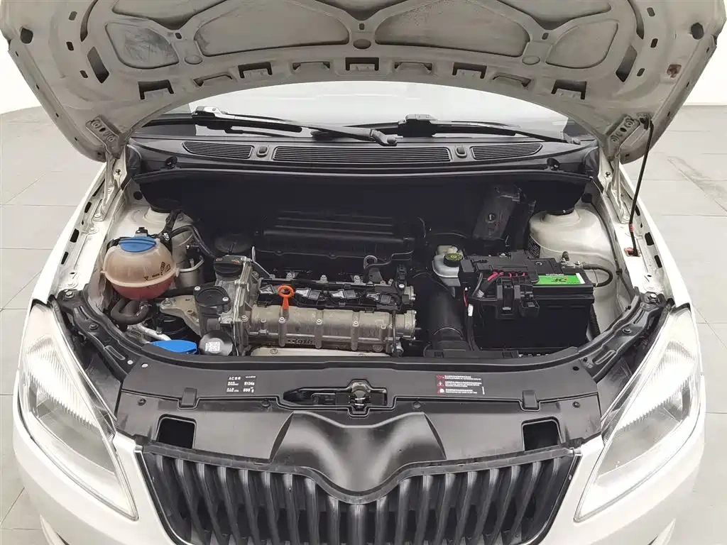 Škoda Fabia 2012 1.4L Manual Crystal Edition