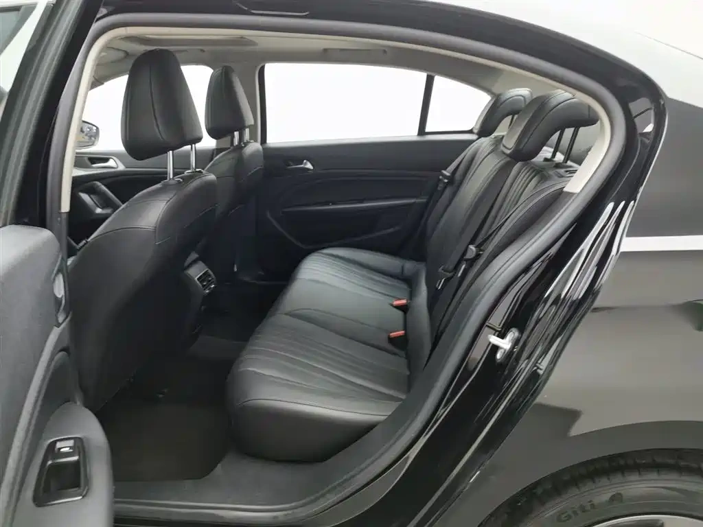 Peugeot Peugeot 408 2022 1.6T Light Chaser Edition