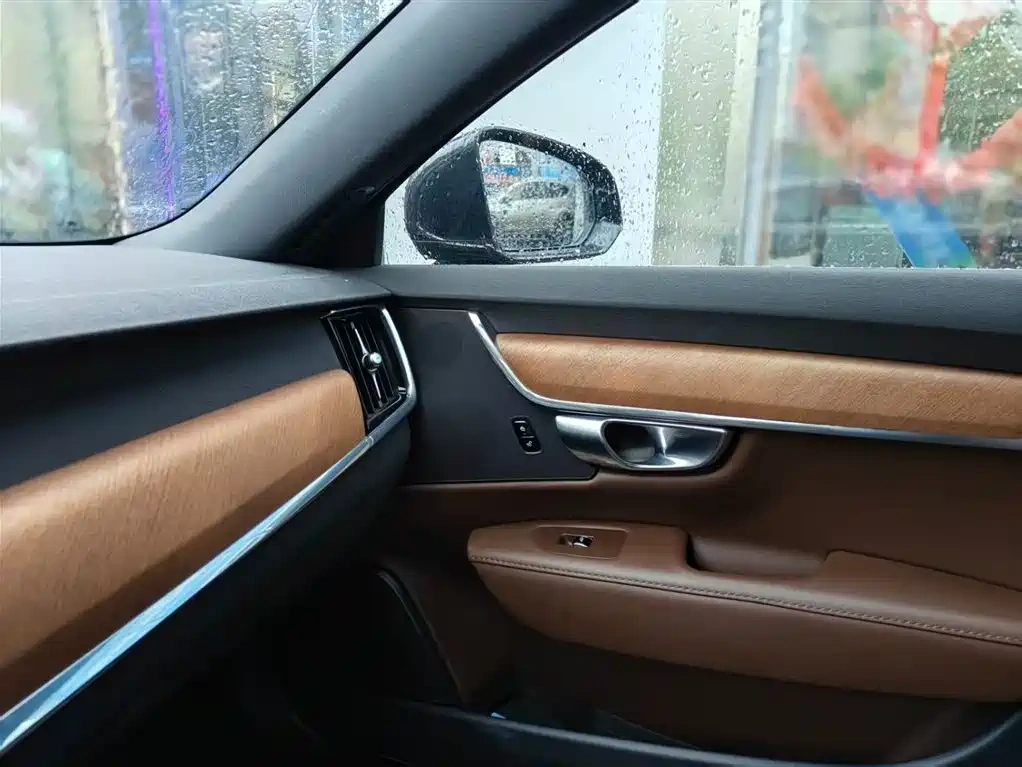 Volvo Volvo S90 2025 B5 Zhiyi Luxury Edition