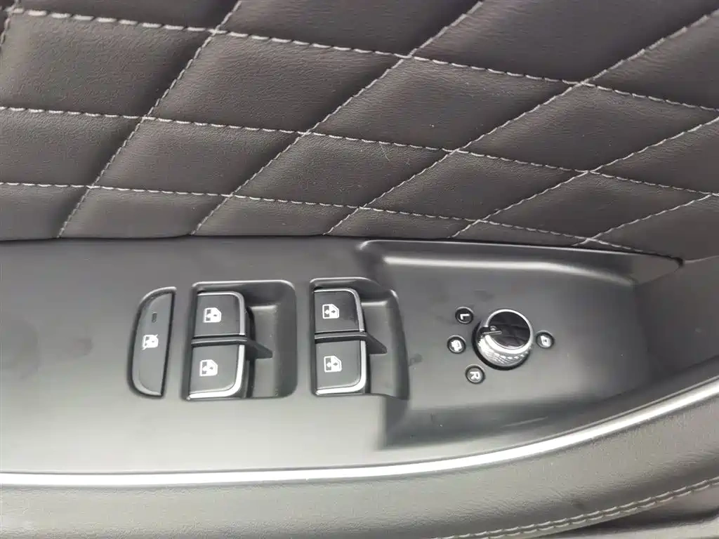Hongqi Hongqi HS5 2019 2.0T Intelligent Connected Flagship Edition