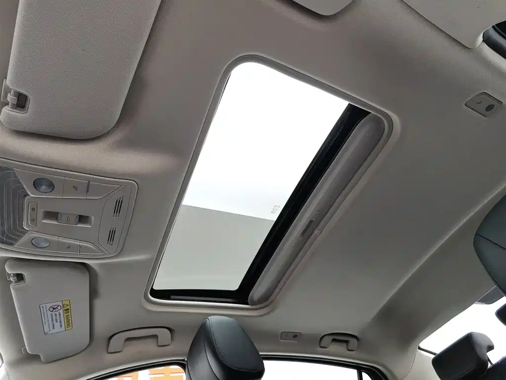 Hongqi Hongqi H5 2022 Classic Facelift 1.8T Automatic Smart Connect Flag Rhythm Edition