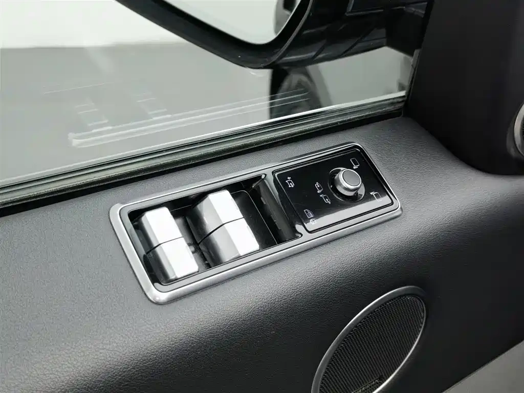Land Rover Range Rover Sport 2021 3.0 L6 SE