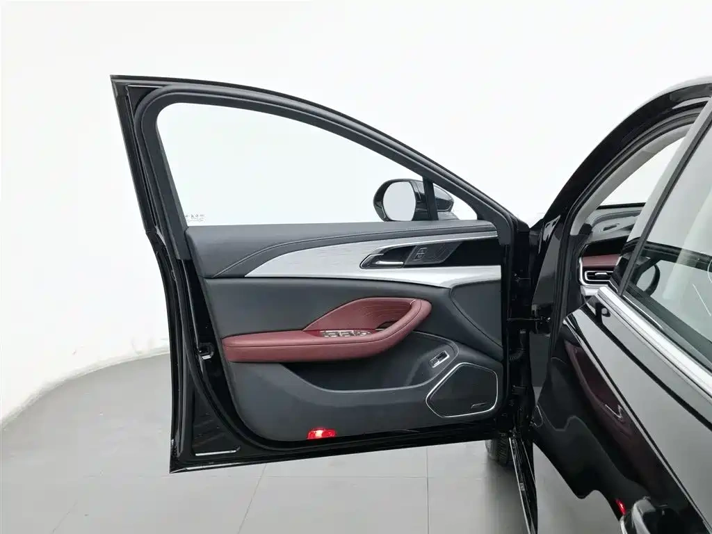 Hongqi Hongqi H5 2025 1.5T DCT Flag Rhythm 500,000 Units Memorial Edition