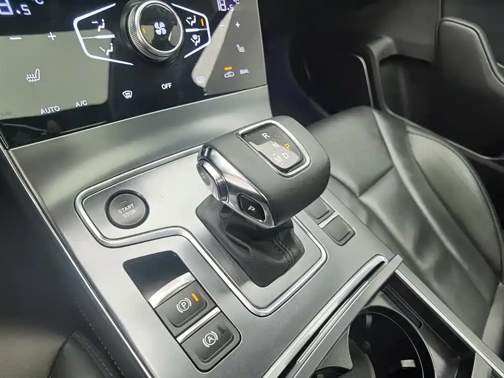 Hongqi Hongqi H5 2022 Classic 1.8T Auto Smart Connect Flagship Enjoyment Edition