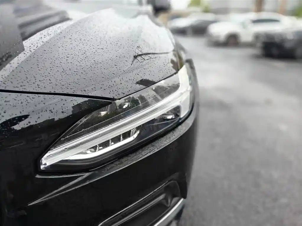 Volvo Volvo S90 2025 B5 Zhiyi Luxury Edition