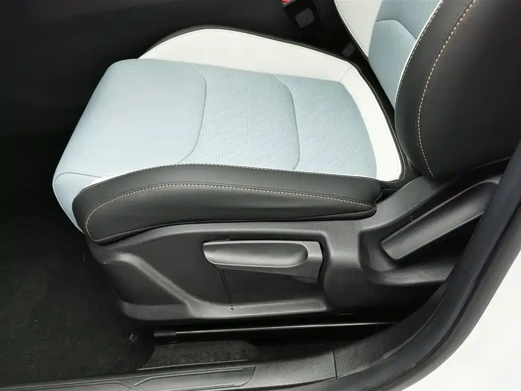 Geely Emgrand S 2022 1.4T CVT Crossover Player