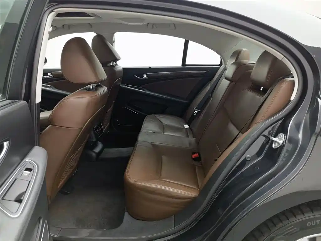 Hongqi Hongqi H7 2015 2.0T Luxury