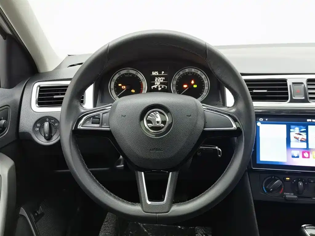 Škoda Rapid 2018 1.6L Automatic Comfort Edition