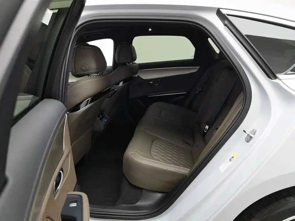 BYD Han 2024 DM-i Glory Edition 121KM Honor