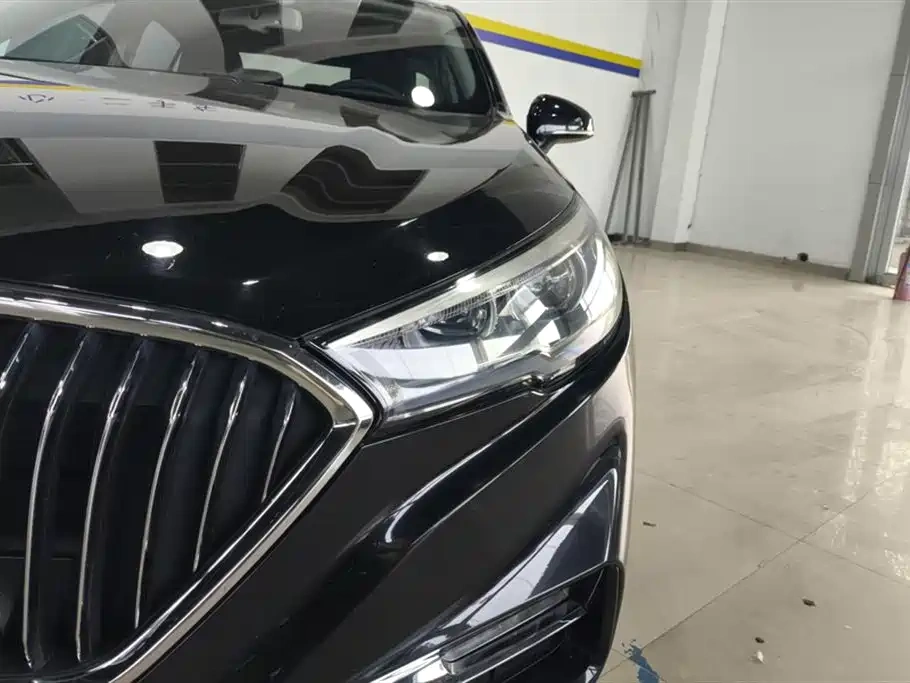 Hongqi Hongqi H5 2022 Classic Facelift 1.8T Automatic Smart Connect Flag Rhythm Edition