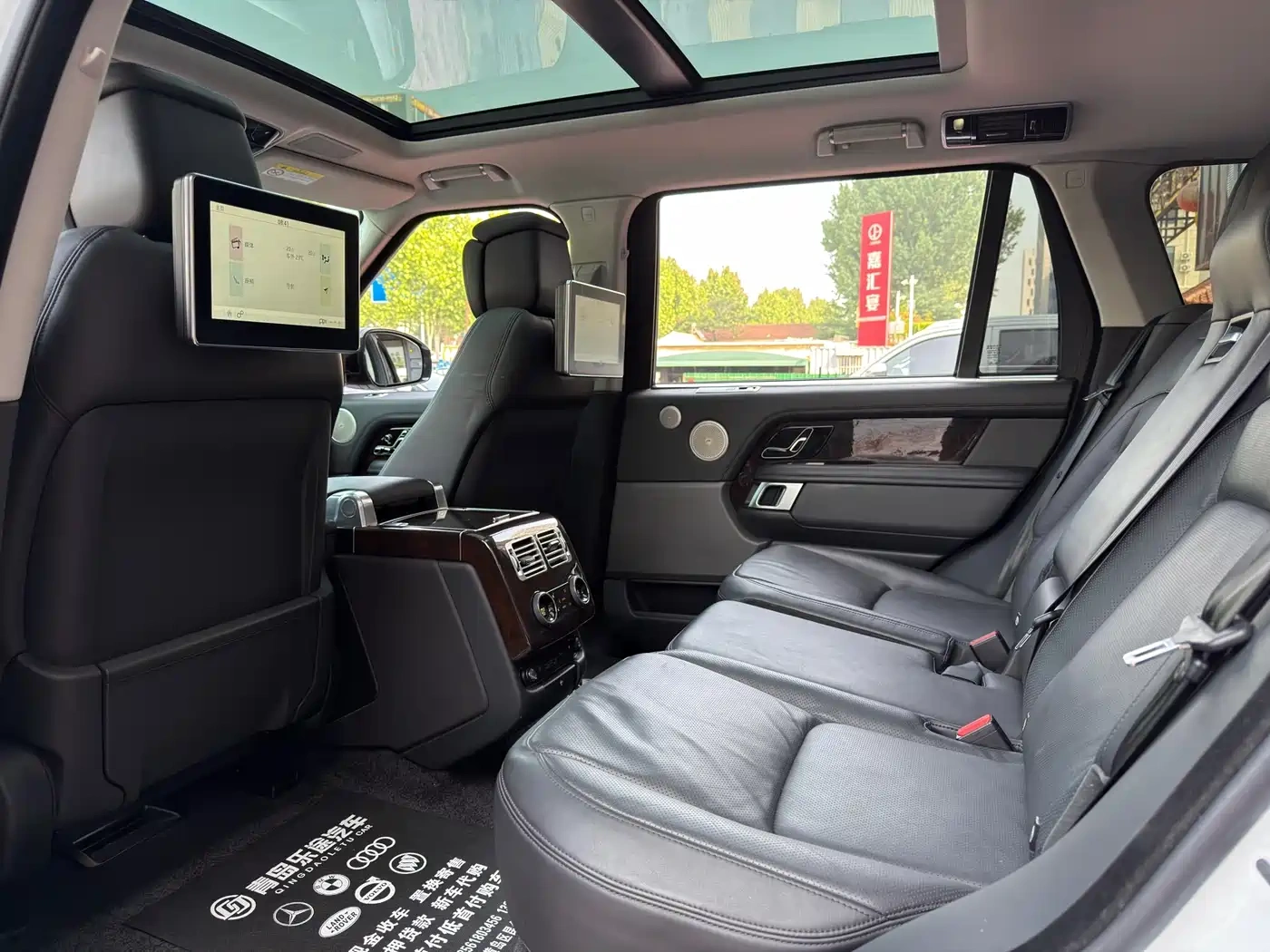 Land Rover Range Rover 2021 3.0 L6 Heritage Extended Classic Edition