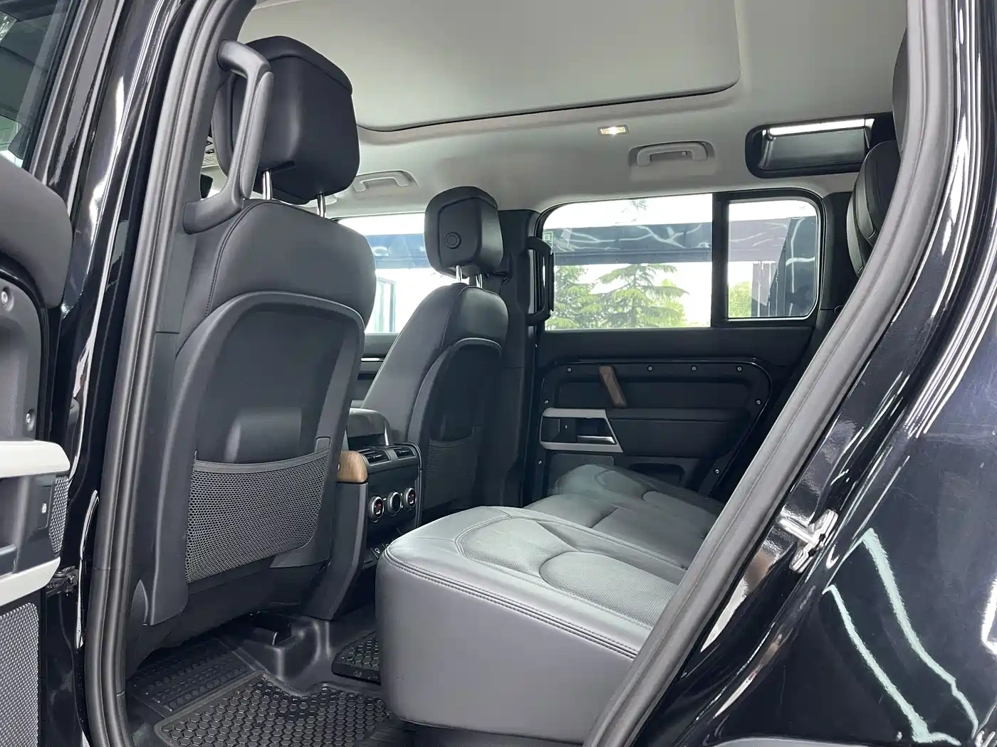 Land Rover Land Rover Defender 2023 Facelift 110 3.0T P400 Dark Special Edition