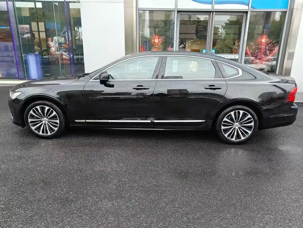 Volvo Volvo S90 2025 B5 Zhiyi Luxury Edition