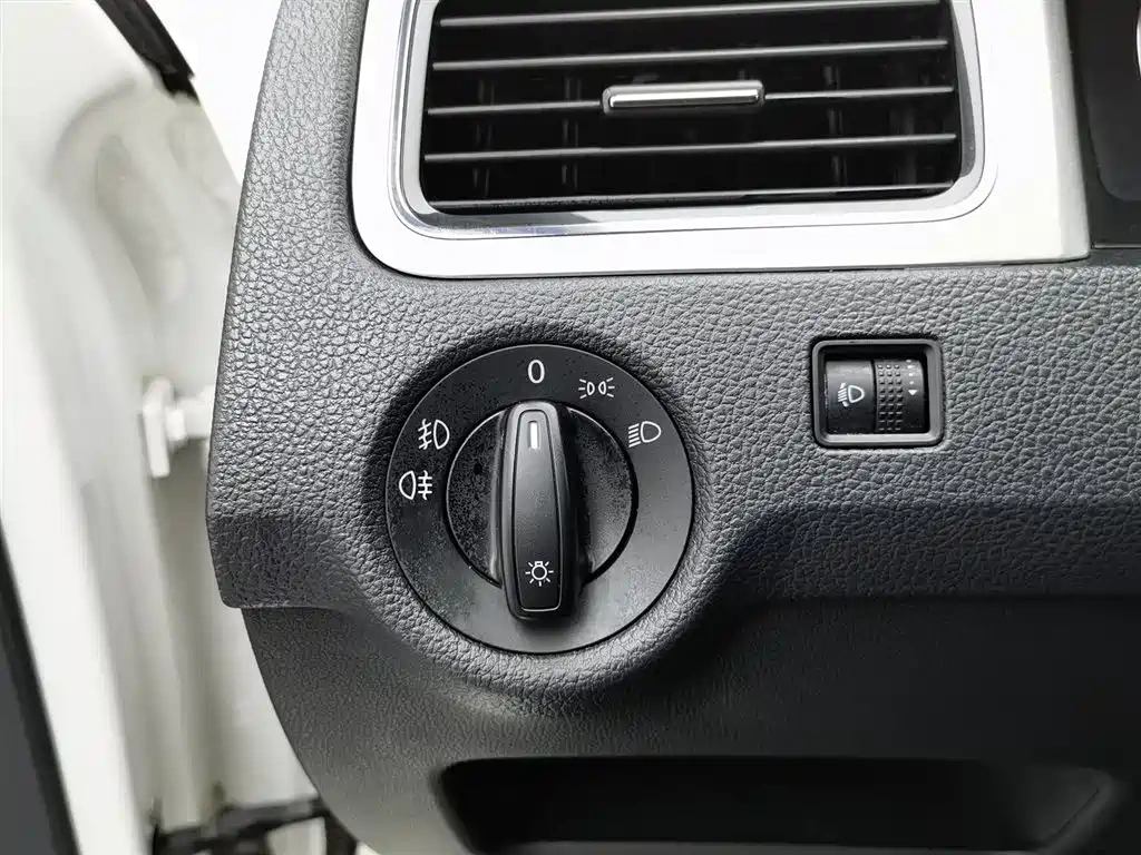 Škoda Rapid 2018 1.6L Automatic Comfort Edition