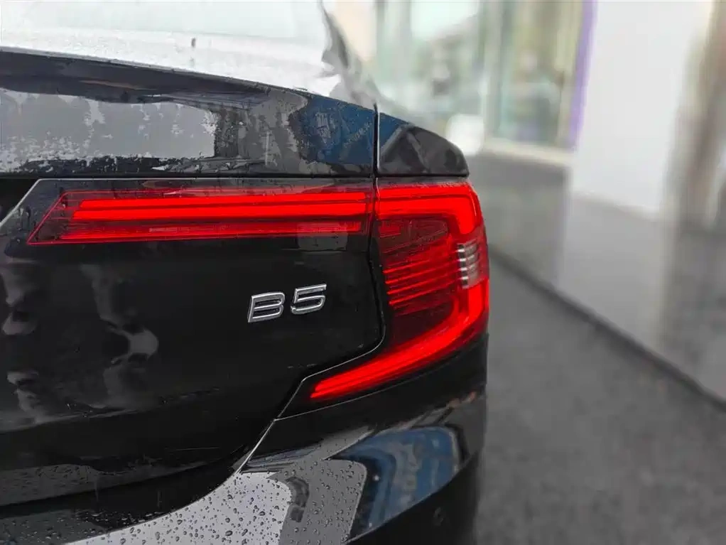 Volvo Volvo S90 2025 B5 Zhiyi Luxury Edition