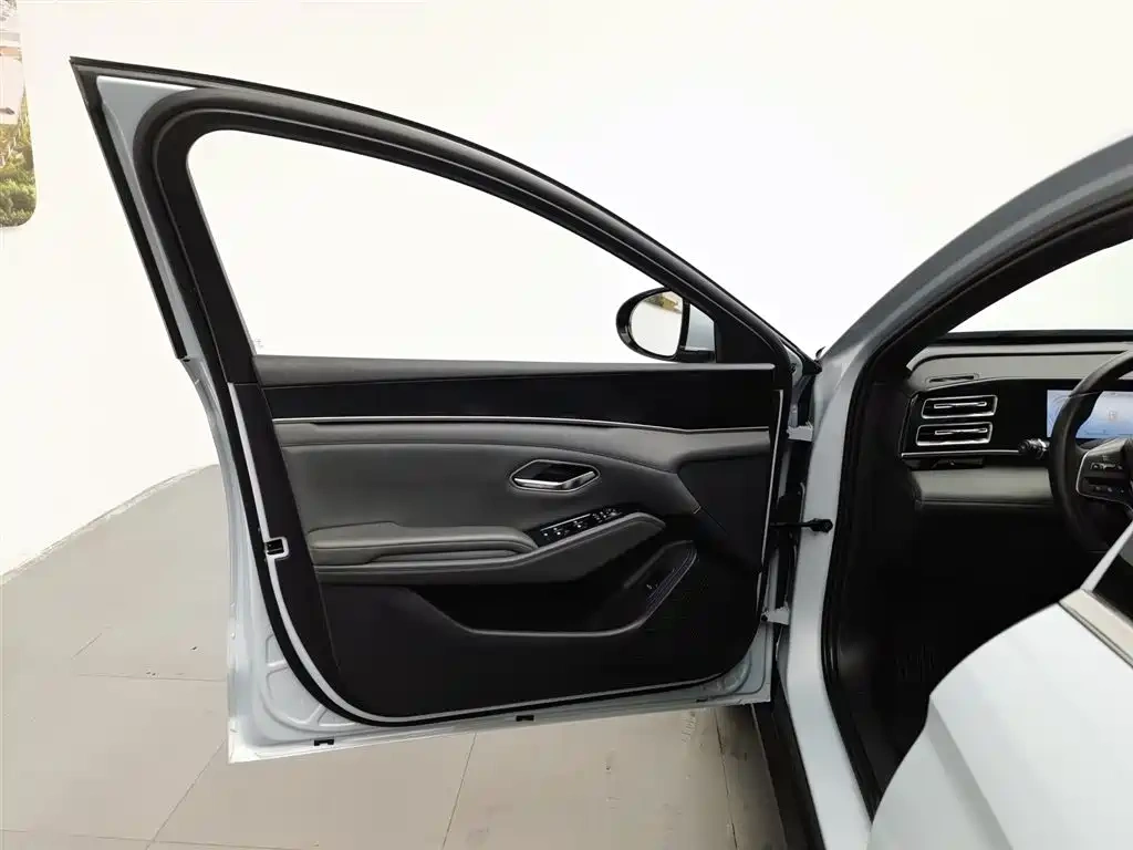 BYD Qin L 2024 DM-i 120KM Leading