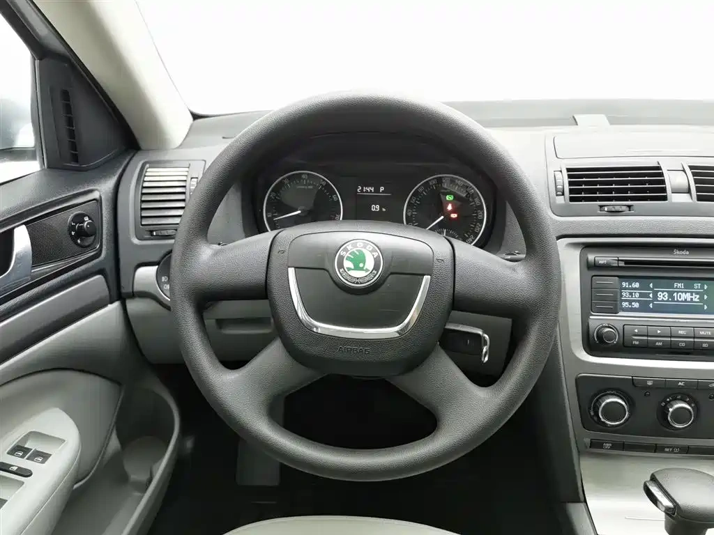 Škoda Octavia 2010 Model 2.0L Automatic Elegance Edition