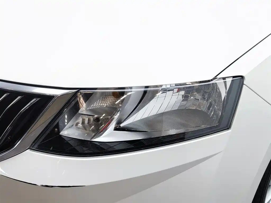 Škoda Rapid 2018 1.6L Automatic Comfort Edition