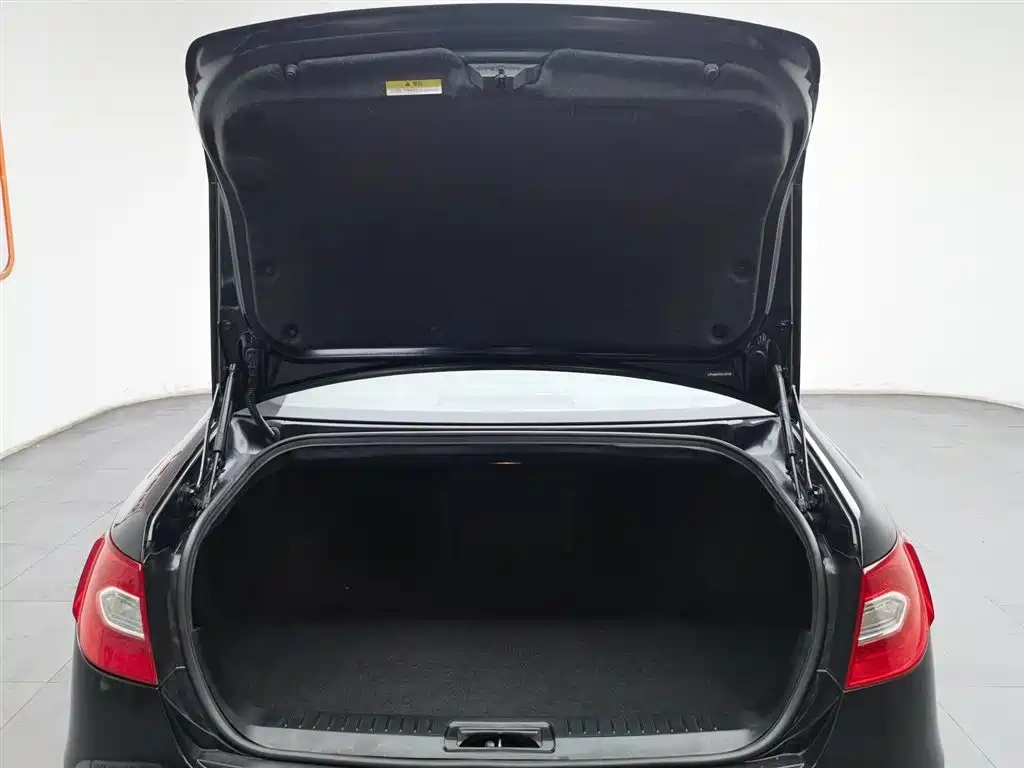 Hongqi Hongqi H7 2015 2.0T Luxury