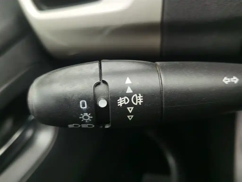 Peugeot Peugeot 301 2016 1.6L Manual Comfort Edition