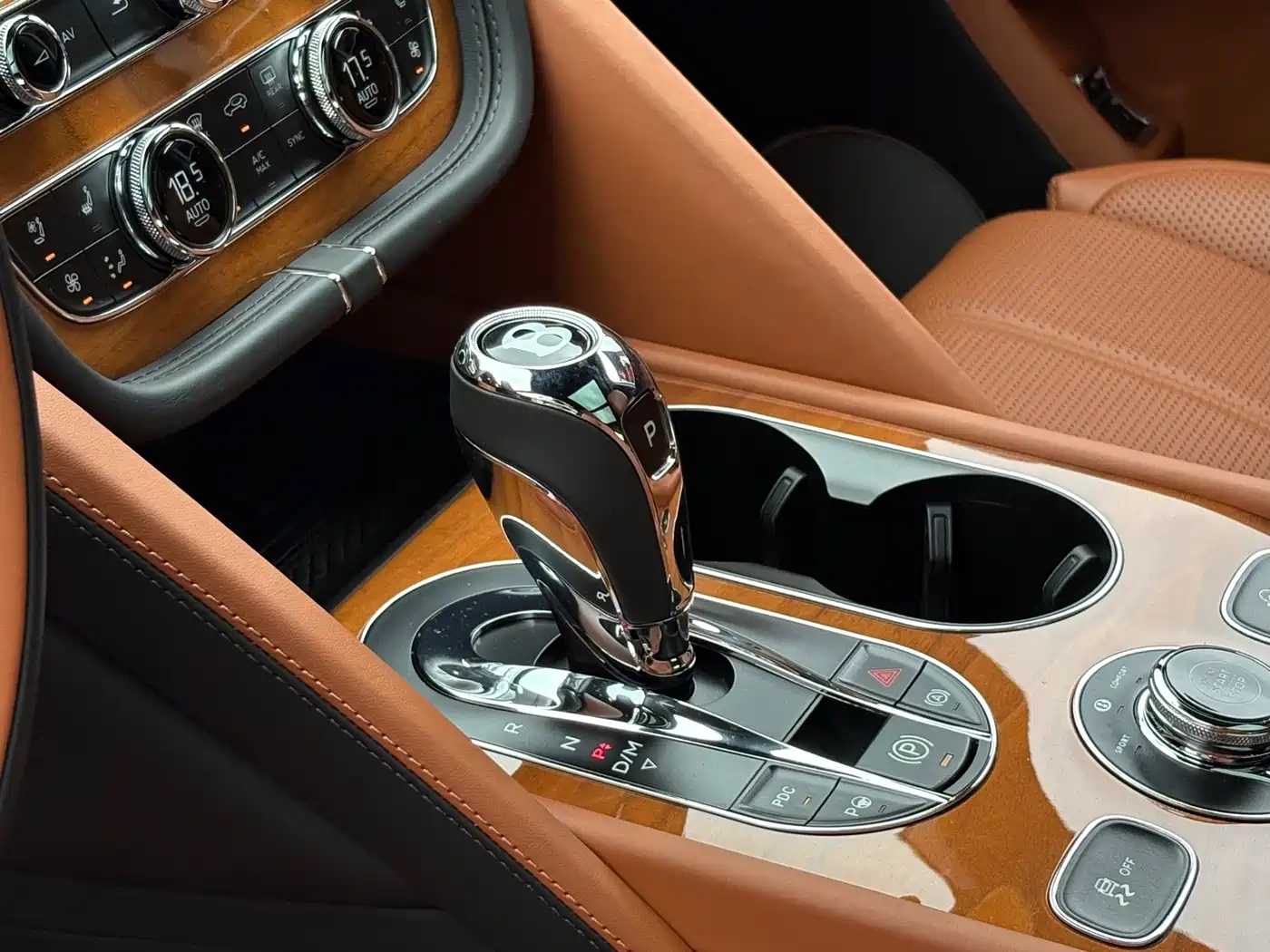 Bentley Bentayga 2023 4.0T V8 Long Wheelbase Version