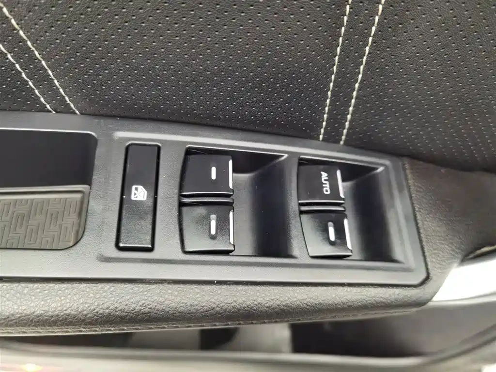 Geely Emgrand X6 2016 1.8L Manual Premium
