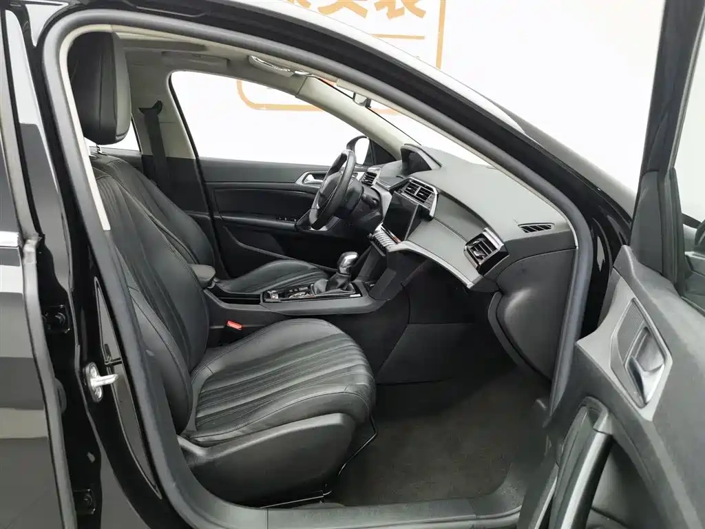 Peugeot Peugeot 408 2022 1.6T Light Chaser Edition