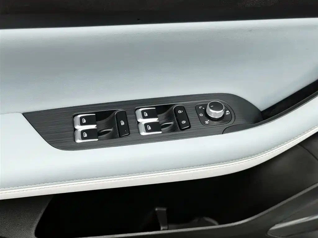 Geely Emgrand S 2022 1.4T CVT Crossover Player