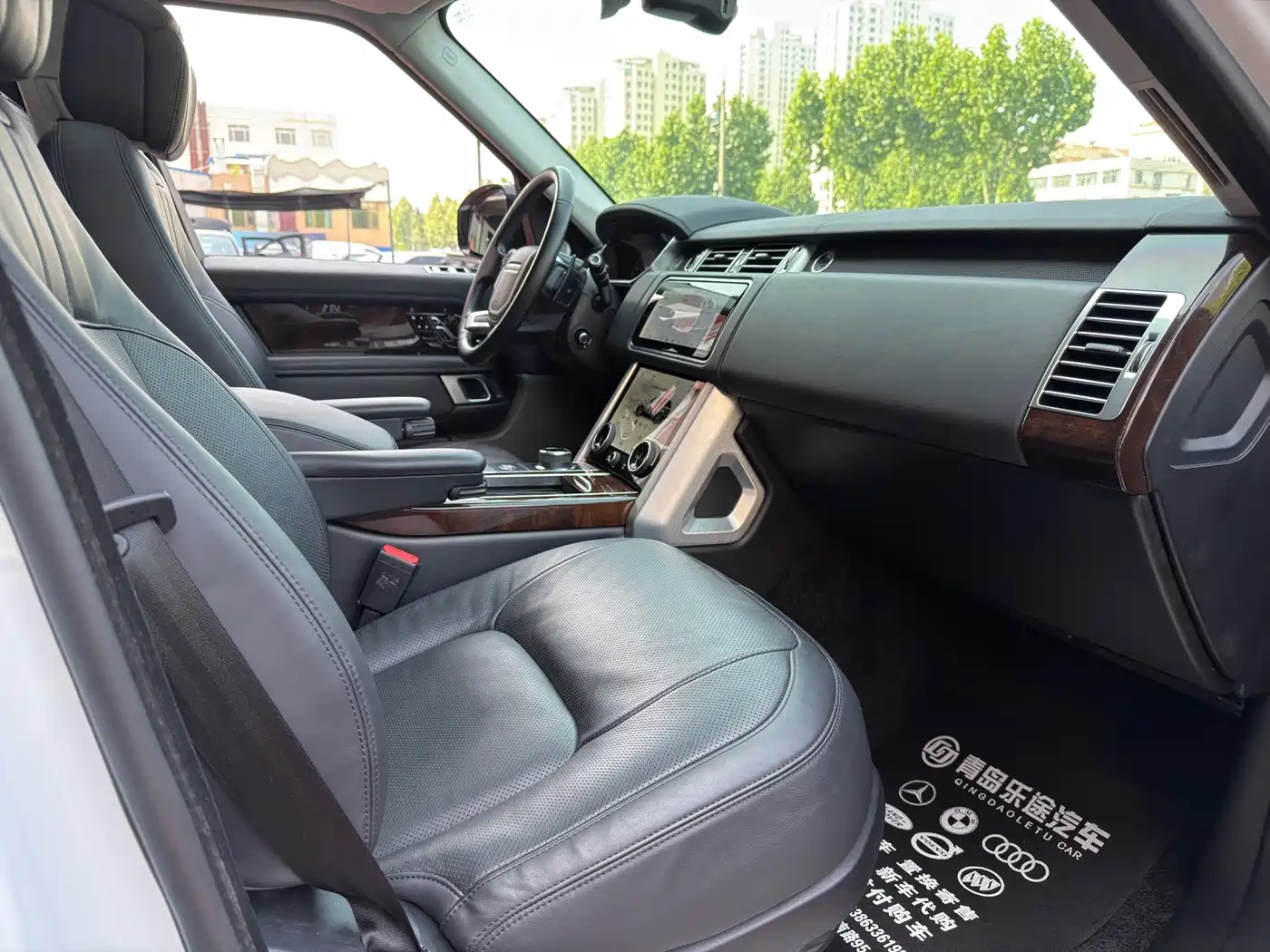 Land Rover Range Rover 2021 3.0 L6 Heritage Extended Classic Edition