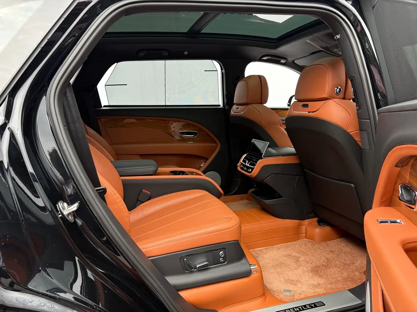 Bentley Bentayga 2023 4.0T V8 Long Wheelbase Version