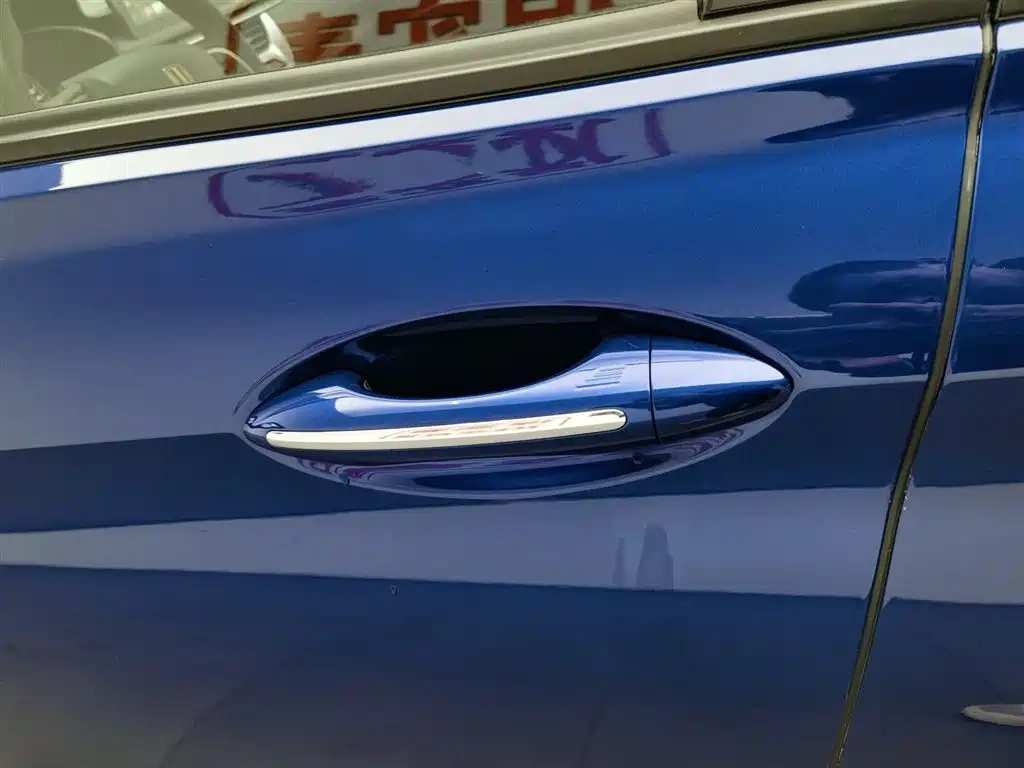 Hongqi Hongqi H5 2022 Classic Facelift 1.8T Automatic Smart Connect Flag Enjoyment Edition