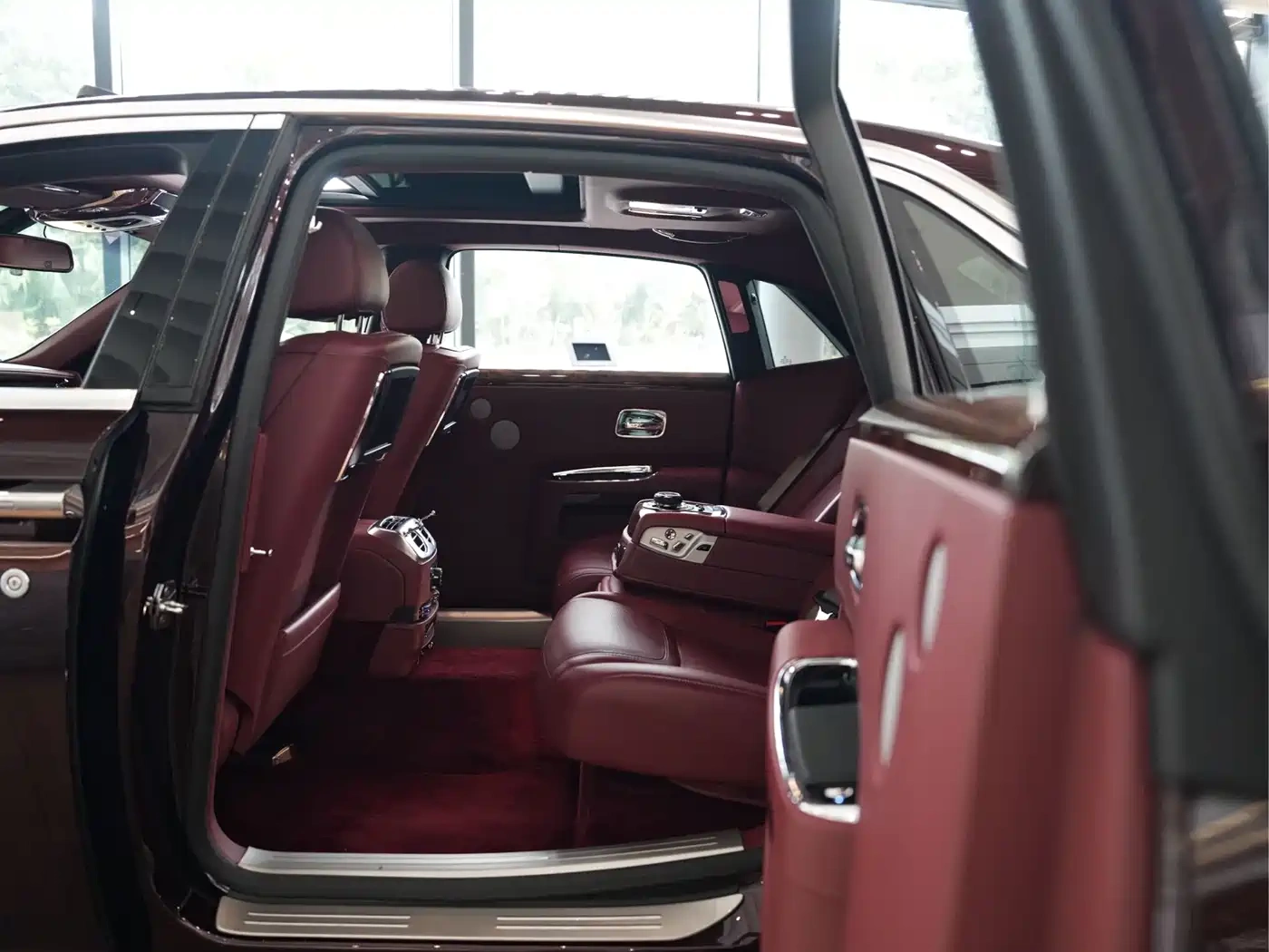 Rolls-Royce Ghost 2018 6.6T Long Wheelbase Edition